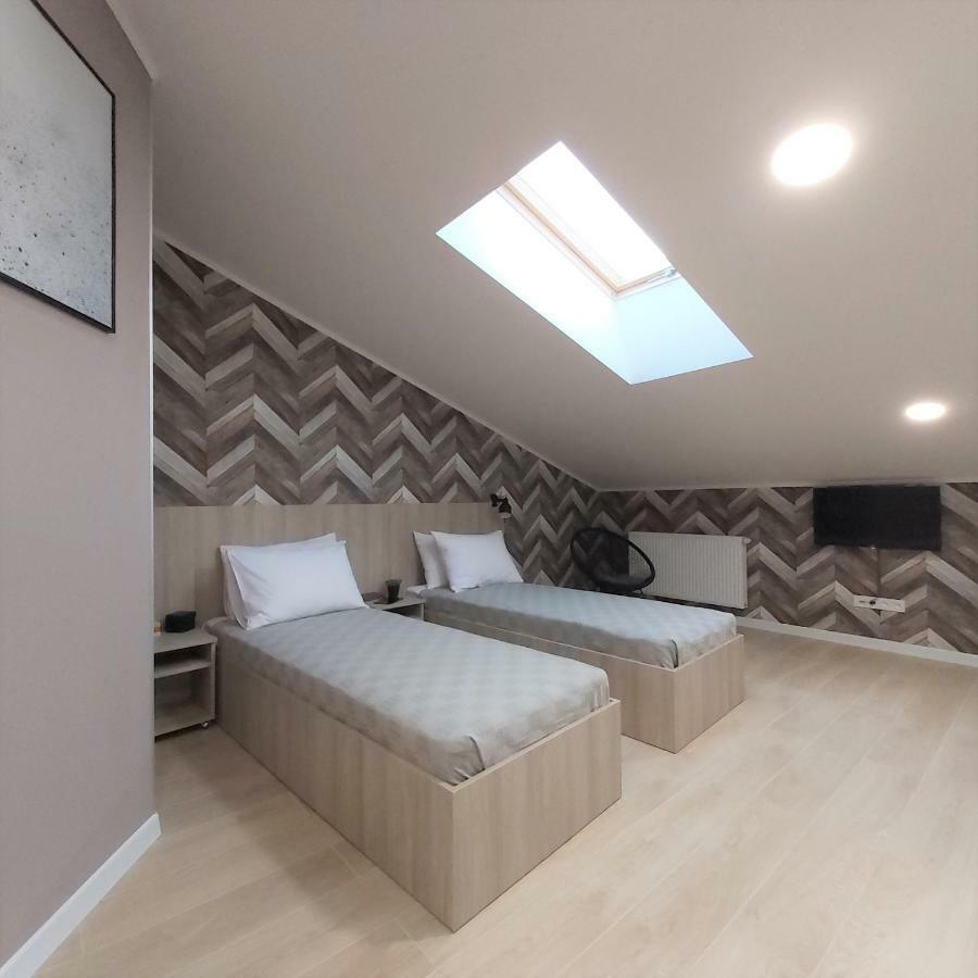 Two-Bedroom Apartment Near Forum Lvov Exteriér fotografie